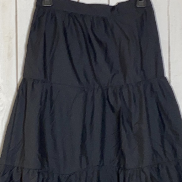 H&M Skirt - Picture 2 of 10